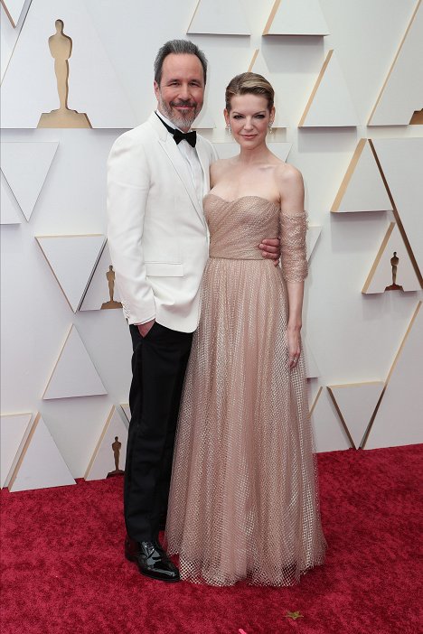 Red Carpet - Denis Villeneuve, Tanya Lapointe - 94th Annual Academy Awards - Événements