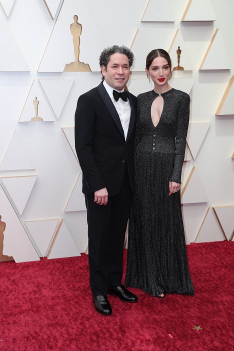 Red Carpet - Gustavo Dudamel, María Valverde - 94th Annual Academy Awards - Evenementen