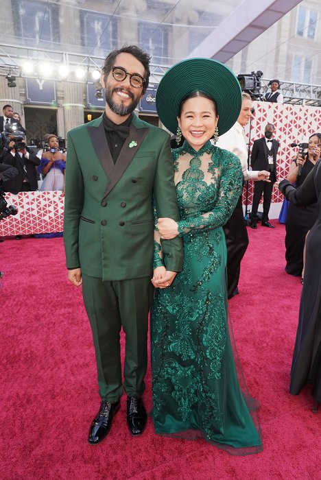 Red Carpet - Carlos López Estrada, Kelly Marie Tran - 94th Annual Academy Awards - Événements