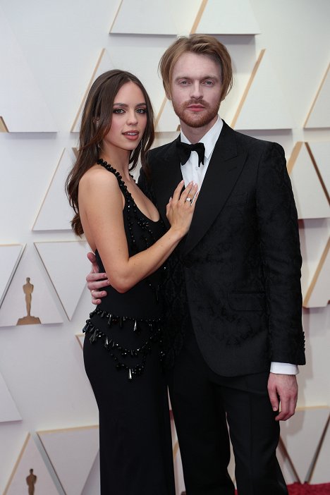 Red Carpet - Claudia Sulewski, Finneas O'Connell - 94th Annual Academy Awards - Events