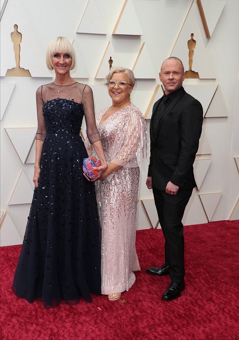 Red Carpet - Linda Dowds, Stephanie Ingram, Justin Raleigh - 94th Annual Academy Awards - Événements