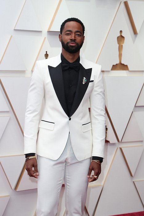 Red Carpet - Jay Ellis - 94th Annual Academy Awards - Events