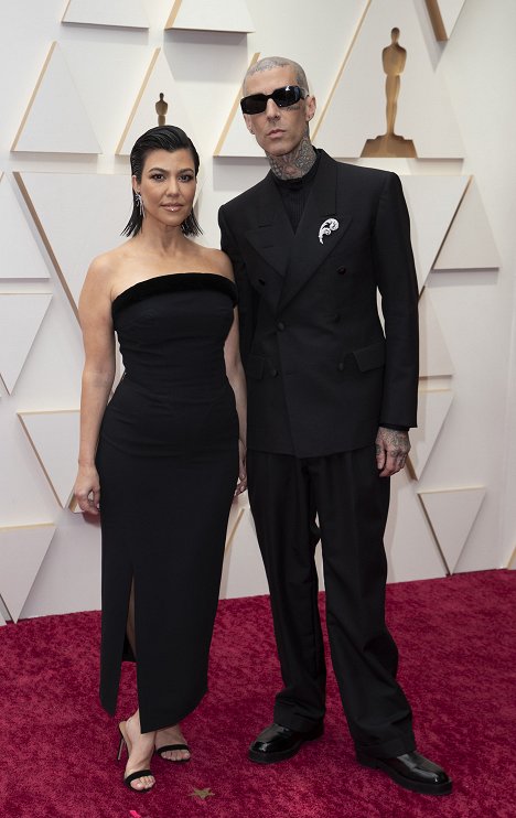 Red Carpet - Kourtney Kardashian, Travis Barker - 94th Annual Academy Awards - Evenementen