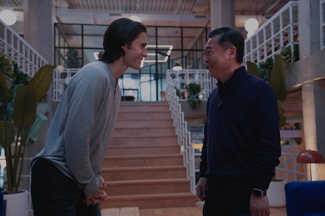 Jared Leto, Ee-seong Kim - WeCrashed - 4.4 - De la película
