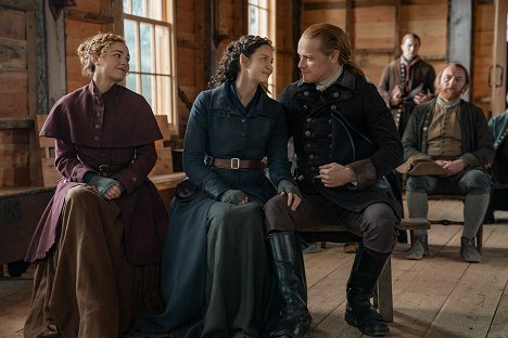 Sophie Skelton, Caitríona Balfe, Sam Heughan - Outlander - Die Highland-Saga - Ängste und Zweifel - Filmfotos