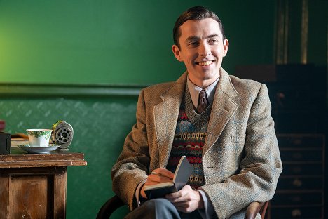 Matthew Beard - Magpie Murders - Episode 1 - Filmfotos