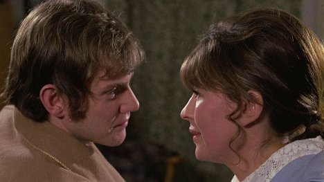 Malcolm McDowell, Nanette Newman - The Raging Moon - Filmfotos