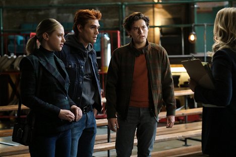Lili Reinhart, K.J. Apa, Cole Sprouse - Riverdale - Chapter One Hundred and Four: The Serpent Queen's Gambit - Photos