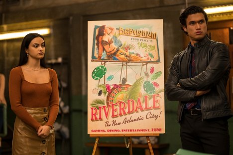 Camila Mendes, Charles Melton - Riverdale - Kapitel einhundertunddrei: „Die Stadt“ - Filmfotos