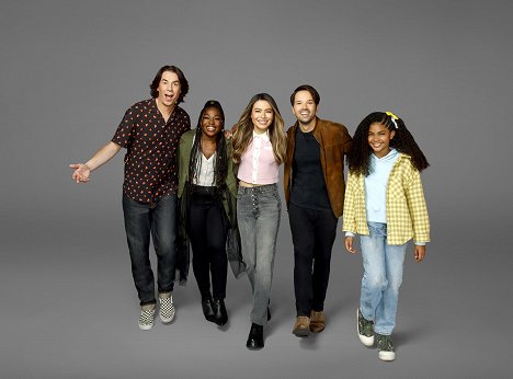 Jerry Trainor, Laci Mosley, Miranda Cosgrove, Nathan Kress, Jaidyn Triplett - iCarly Revival - Season 1 - Promo