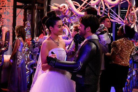 Miranda Cosgrove, Nathan Kress - iCarly Revival - iRobot Wedding - Filmfotók