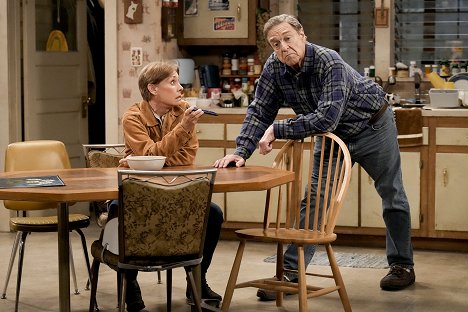 Laurie Metcalf, John Goodman - The Conners - Big Negotiations and Broken Expectations - Z filmu