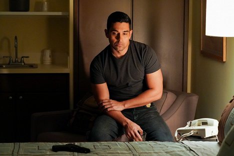 Wilmer Valderrama - NCIS: Naval Criminal Investigative Service - Last Dance - Van film