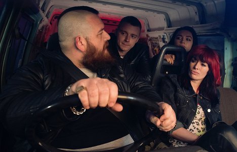 Nick Frost, Jack Lowden, Florence Pugh, Lena Headey - Une famille sur le ring - Film