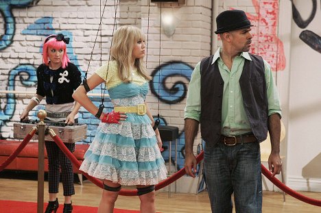 Emily Osment, Miley Cyrus, Philip Anthony-Rodriguez - Hannah Montana - Papa's Got a Brand New Friend - Filmfotos