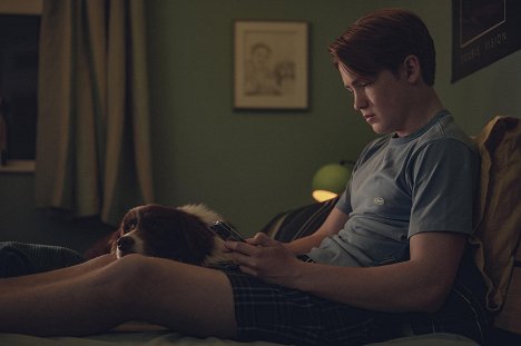 Kit Connor - Fülig beléd zúgtam - Season 1 - Filmfotók