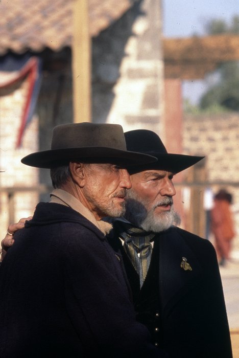 Roy Scheider, Patrick Stewart - King of Texas - Photos