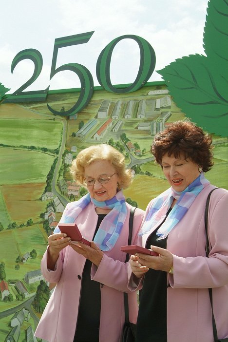 Blanka Bohdanová, Alena Vránová - Náves - Poslední láska - Filmfotos