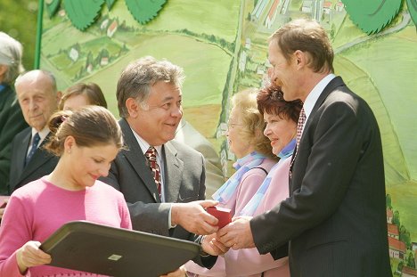 Stanislav Zindulka, Vlastimil Zavřel, Blanka Bohdanová, Alena Vránová, Jiří Schmitzer - Náves - Poslední láska - Filmfotók