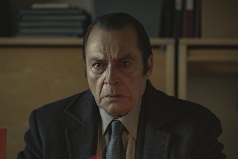 Haluk Bilginer - Dvojí život jedné rodiny - Epizoda 8 - Z filmu
