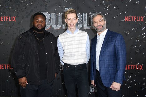 "The Bubble" Photo Call at Four Seasons Hotel Los Angeles at Beverly Hills on March 05, 2022 in Los Angeles, California - Samson Kayo, Harry Trevaldwyn, Judd Apatow - The Bubble - Eventos