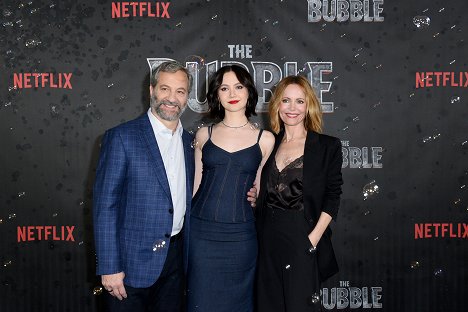 "The Bubble" Photo Call at Four Seasons Hotel Los Angeles at Beverly Hills on March 05, 2022 in Los Angeles, California - Judd Apatow, Iris Apatow, Leslie Mann - The Bubble - Événements