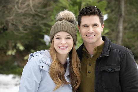 Danielle Panabaker, Robbie Amell - The Flash - Resurrection - Promo