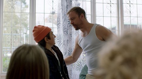 Teo Dellback, Erik Johansson - Bonusfamiljen - Ur askan i elden - De la película