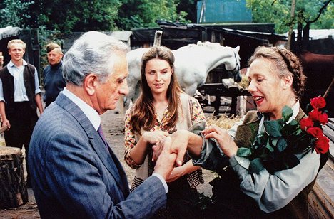 Karolina Wajda, Maja Komorowska - Cwał - Z filmu