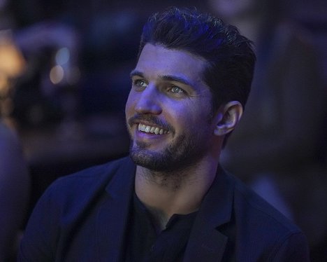 Bryan Craig - Good Trouble - That's Me in the Spotlight - Do filme
