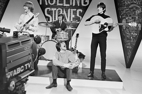 Brian Jones, Charlie Watts, Mick Jagger, Keith Richards - Thank Your Lucky Stars - Van de set