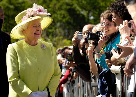 Queen Elizabeth II - Die Queen - Schicksalsjahre einer Königin - Van film