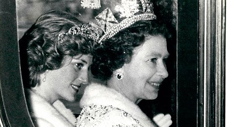 Diana, księżna Walii, królowa Elżbieta II - Die Queen - Schicksalsjahre einer Königin - Z filmu