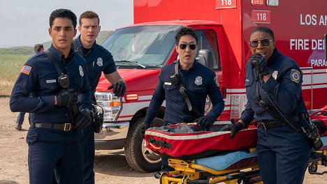 Oliver Stark, Kenneth Choi, Aisha Hinds - 9-1-1 Notruf L.A. - Neuanfang - Filmfotos