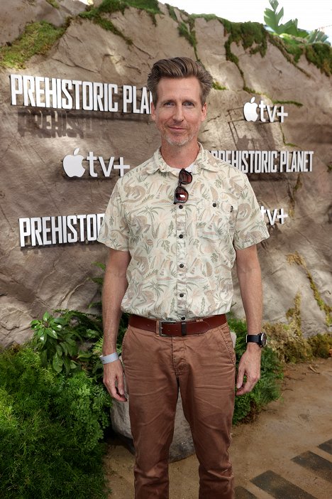 Apple’s “Prehistoric Planet” premiere screening at AMC Century City IMAX Theatre in Los Angeles, CA on May 15, 2022 - Josh Meyers - Prehistorická planeta - Z akcií
