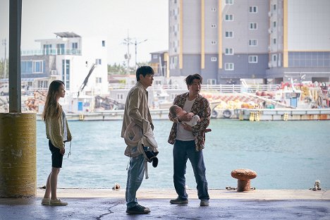 IU, Dong-won Gang, Kang-ho Song - Broker - Familie gesucht - Filmfotos