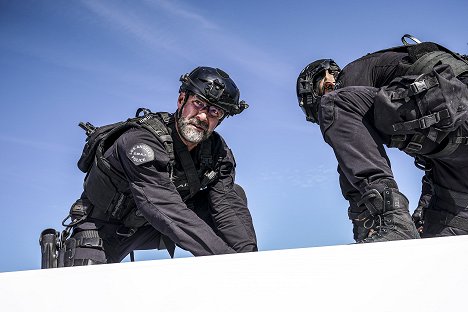 Jay Harrington - S.W.A.T. - Incoming - Photos