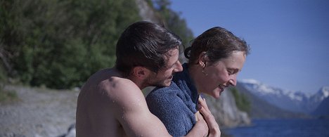 Gaspard Ulliel, Vicky Krieps - Hélène döntése - Filmfotók