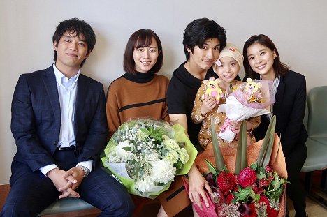 Takahiro Miura, Manami Higa, Haruma Miura, Kurumi Inagaki, Kyoko Yoshine - Two Weeks - Kuvat kuvauksista