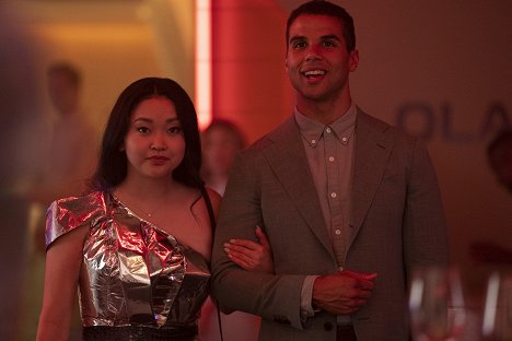 Lana Condor, Mason Gooding - Moonshot - Film