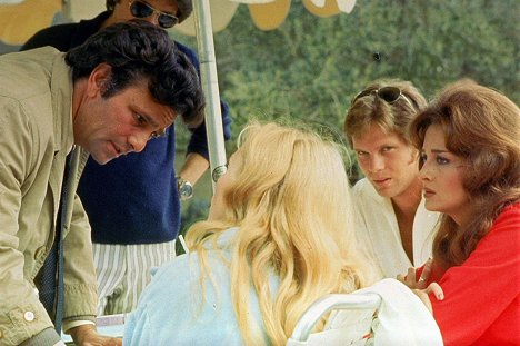 Peter Falk, Joyce Jillson, Reid Smith - Columbo - Wein ist dicker als Blut - Filmfotos