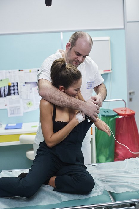 Andrea Bezděková, Roman Štabrňák - Ordinace v růžové zahradě - Je konec - Photos