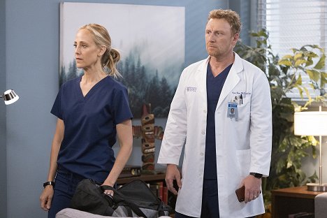 Kim Raver, Kevin McKidd - Grey's Anatomy - Out for Blood - Photos
