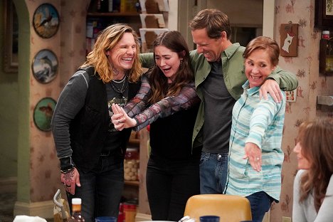 Tony Cavalero, Emma Kenney, Nat Faxon, Laurie Metcalf - The Conners - Three Ring Circus - Photos