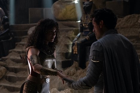 May Calamawy, Oscar Isaac - Moon Knight - Gods and Monsters - Filmfotók