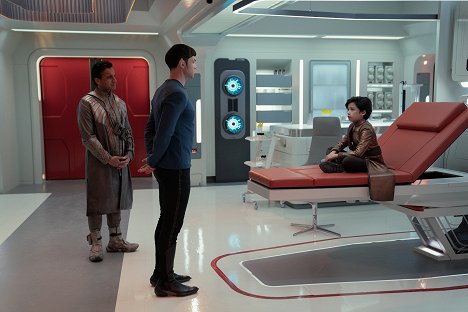 Huse Madhavji, Ethan Peck, Ian Ho - Star Trek: Strange New Worlds - Kärsimyksen ulottumattomiin - Kuvat elokuvasta