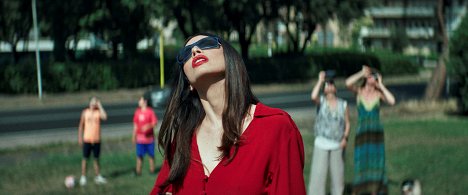 Ilenia Pastorelli - Dark Glasses - Blinde Angst - Filmfotos