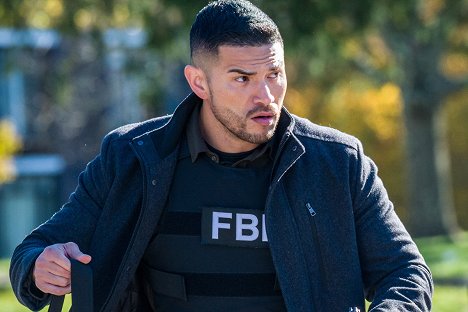 Miguel Gomez - FBI: Most Wanted - Incendiary - Van film