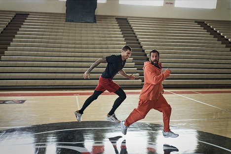 Juancho Hernangomez, Adam Sandler - Hustle - Van film