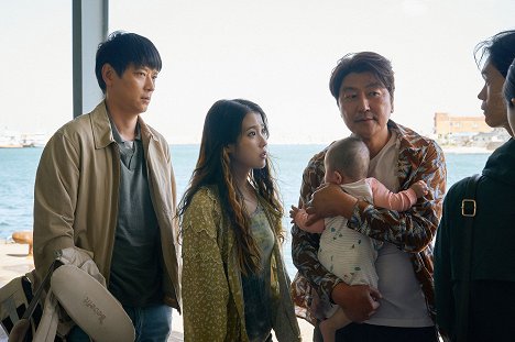 Dong-won Gang, IU, Kang-ho Song - Broker - Familie gesucht - Filmfotos